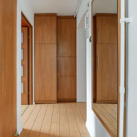 Lumina With Balcony In Apartamento