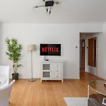Apartment Lumina With Balcony In